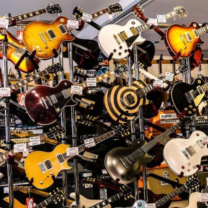 how to choose a guitar store